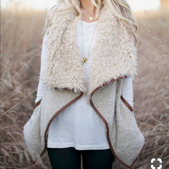 NWT Faux Fur Shearling Soft Cozy Vest Beige - Picture 2 of 8
